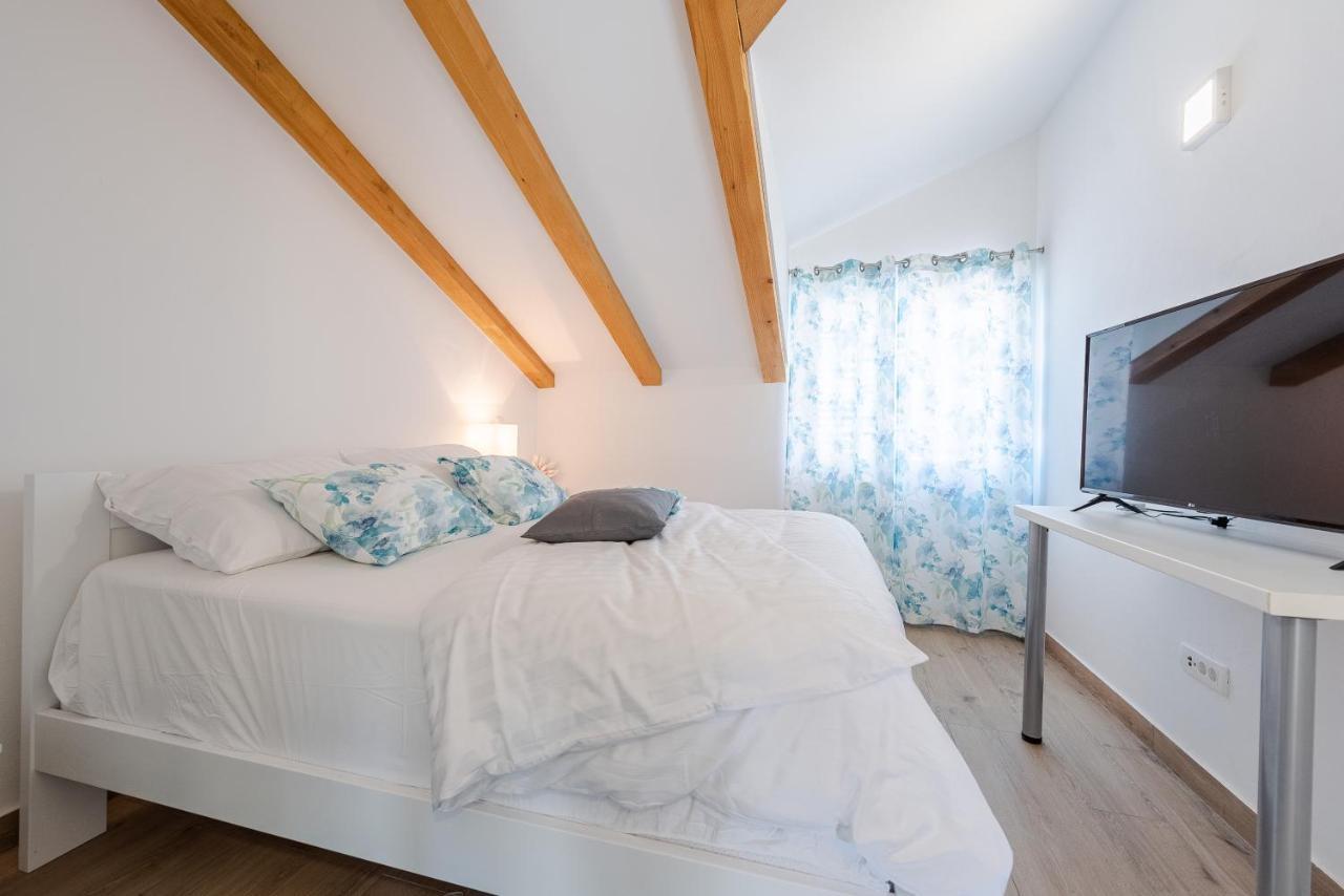 Villa Charm Tkon Exterior foto