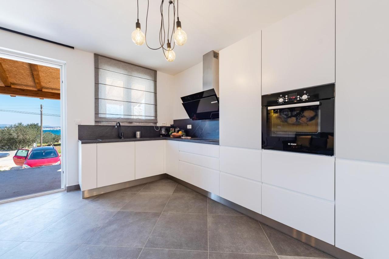 Villa Charm Tkon Exterior foto